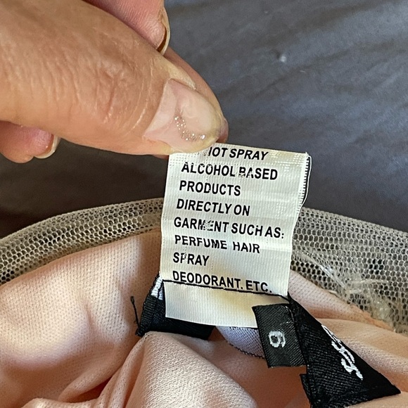 Foryoudress peach Sequin maxi
Dress size 6 - Picture 14 of 14